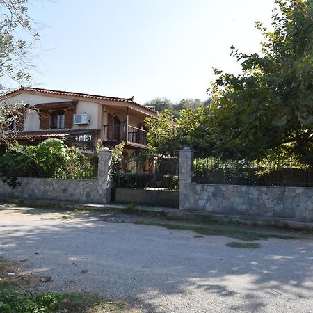 Family Villa Kalypso Oreoi Buitenkant foto